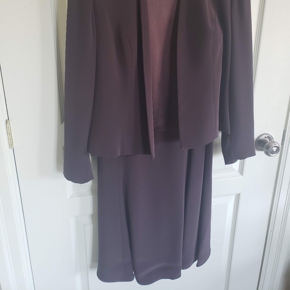 Mother of the Groom Dress and Shoes to Match! - Picture 16 of 16